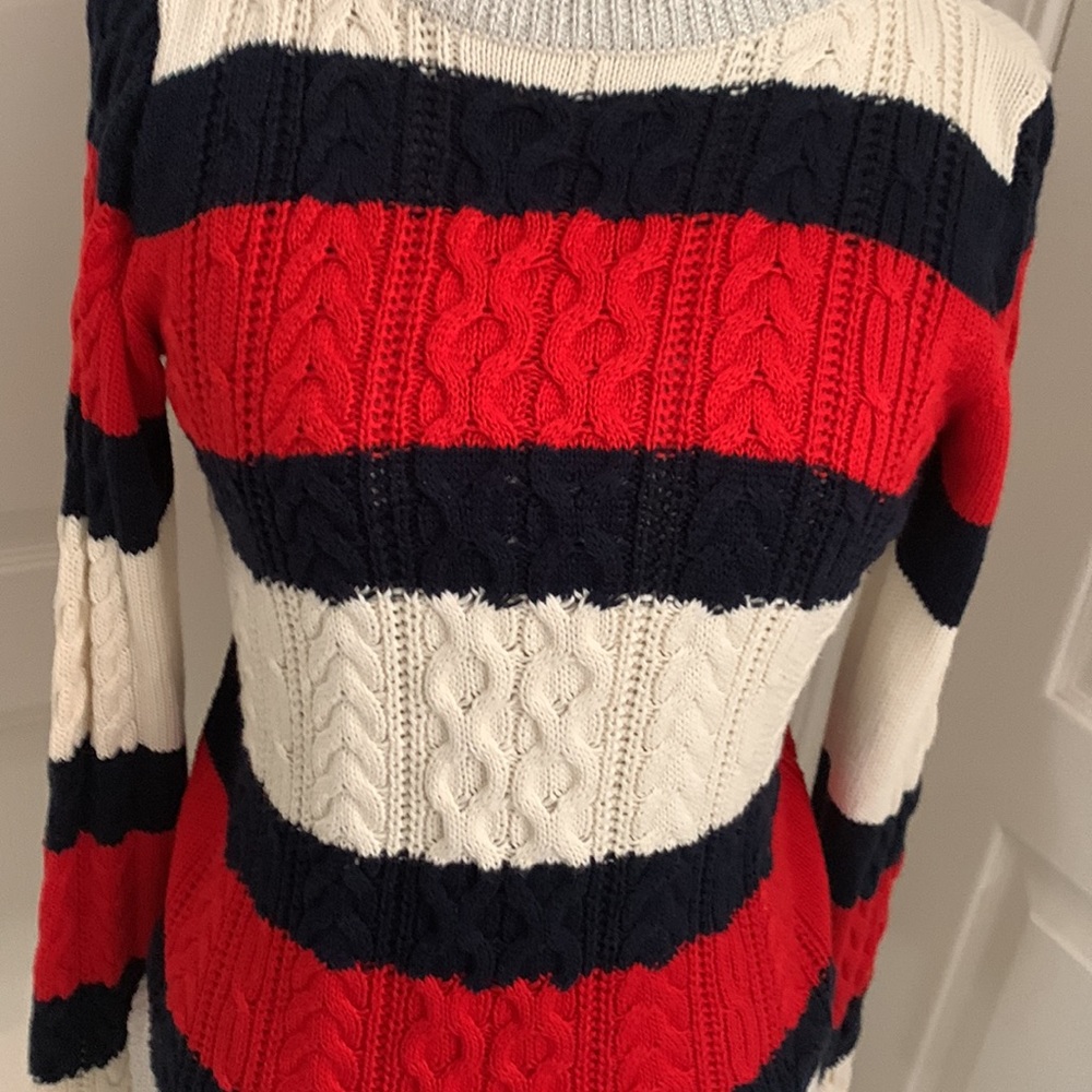 Cable sweater - Picture 2 of 4